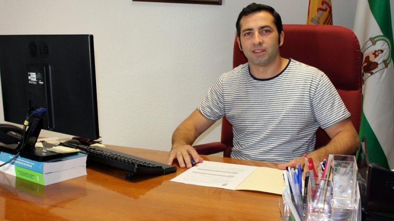 Juan González alcalde Villanueva Rosario | @claveeconomica