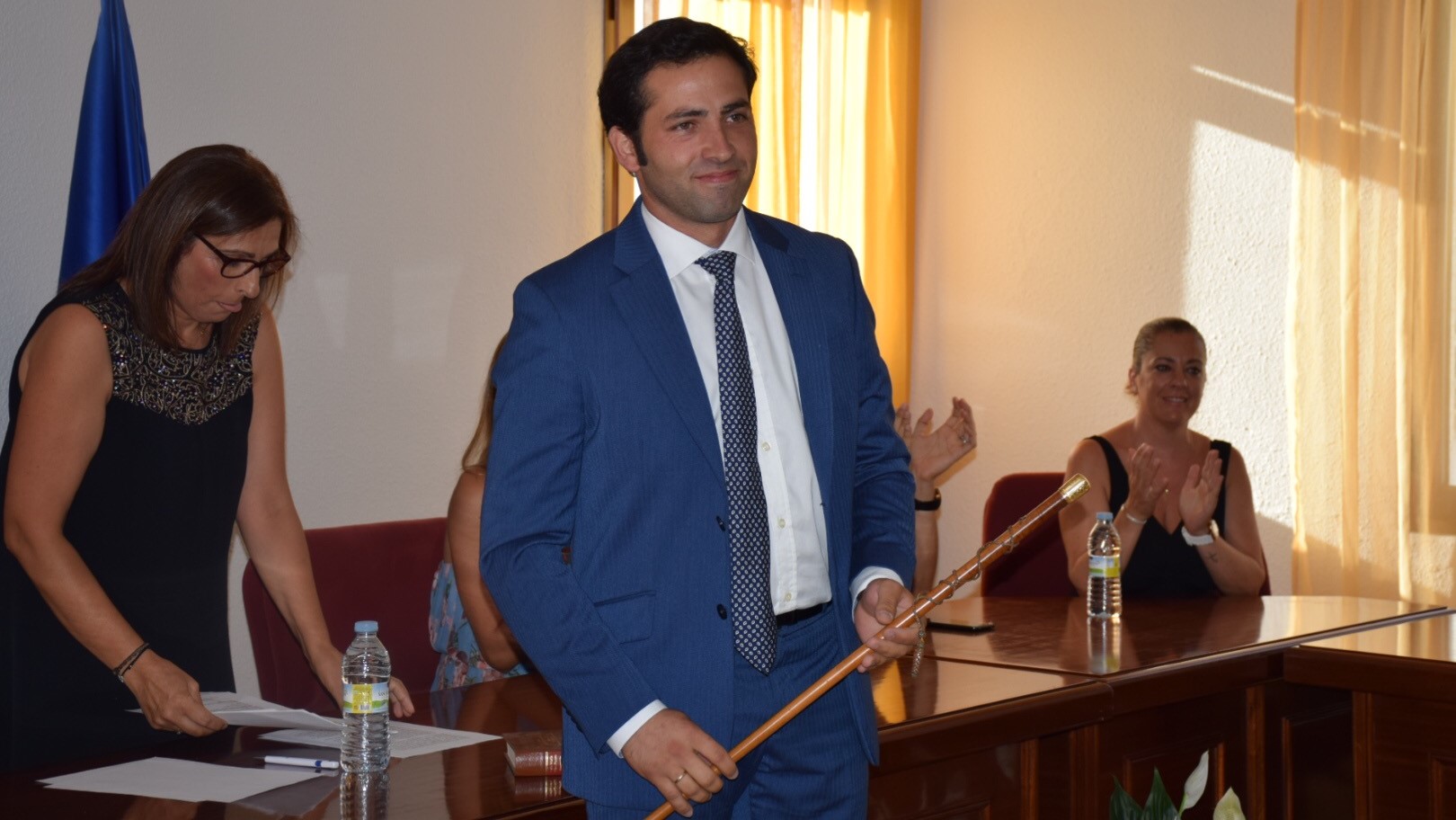 investidura nuevo alcalde Villanueva Rosario | @claveeconomica