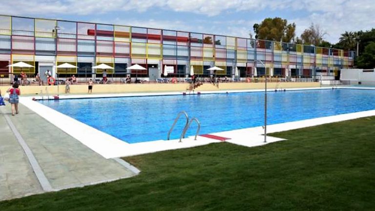 piscina municipal verano Antequera | @Clave_Economica