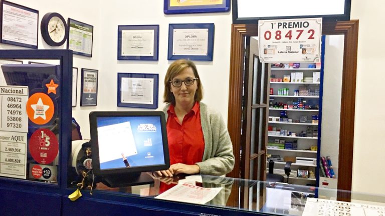 Dolores Terrones adminitración Loterías Cruz Blanca | @Clave_Economica