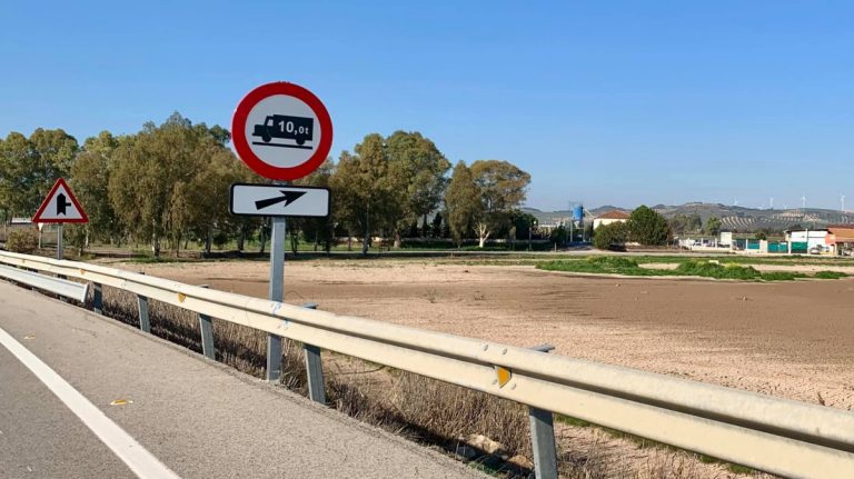 señal prohibido vehículos pesados Campillos