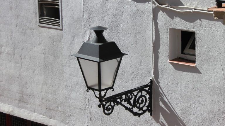 farol alumbrado público Antequera | @Clave_Economica