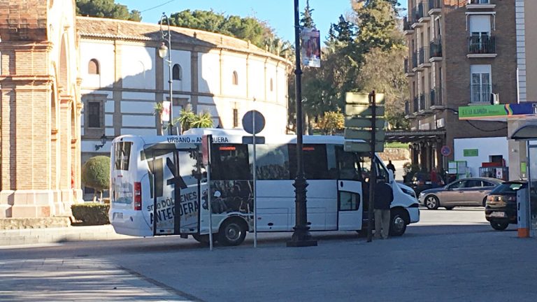 autobús urbano parada plaza Castilla | @Clave_Economica