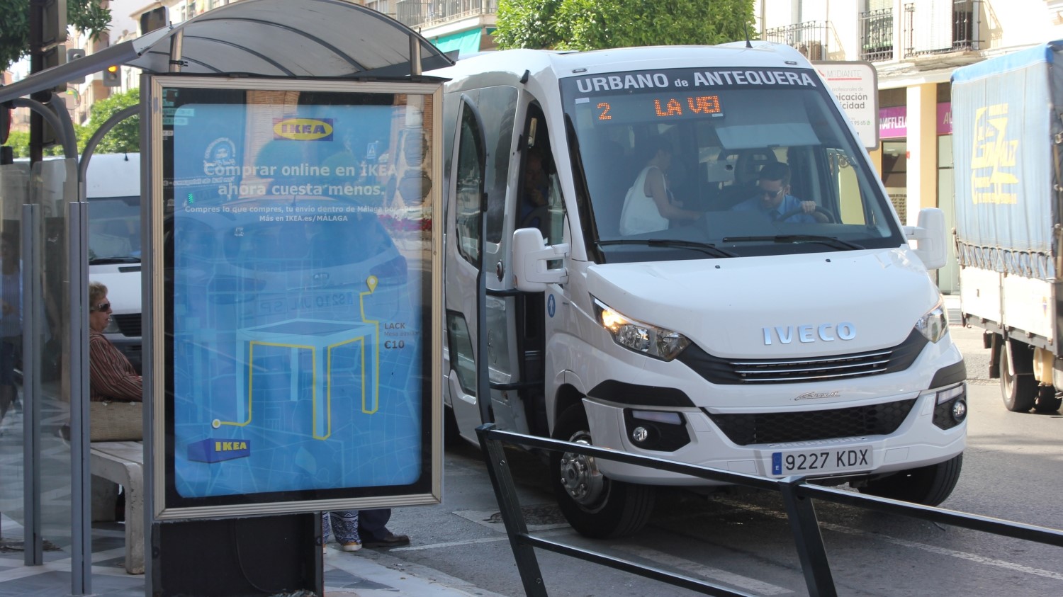 parada alameda autobús urbano | @Clave_Economica