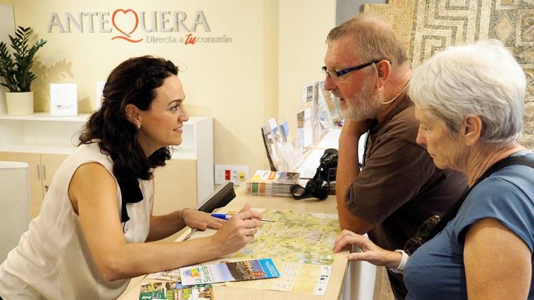 viajeros Oficina Turismo Antequera
