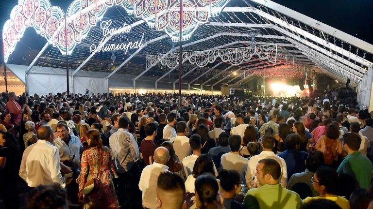 público Caseta Municipal Real Feria Agosto Antequera