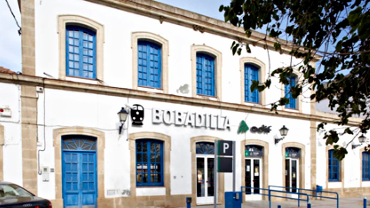 Estación ferroviaria Bobadilla