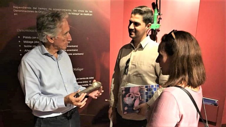 alcalde y concejala Turismo Fuente Piedra reunión Consejo Regulador DO Málaga