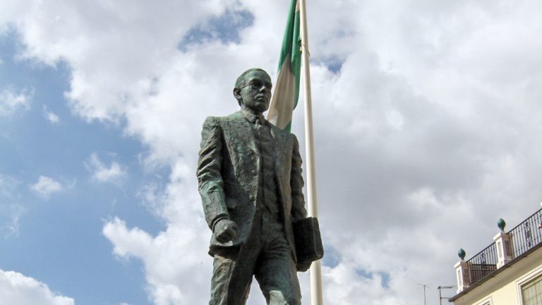 estatua Blas Infante Archidona