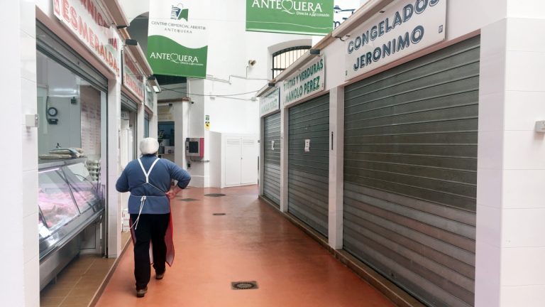 puestos vacantes Mercado Abastos Antequera | @Clave_Economica
