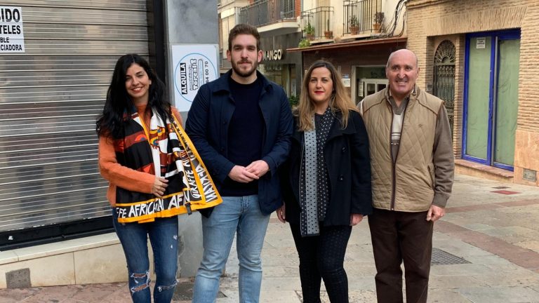 Puche y miembros Ciudadanos calle Comedias