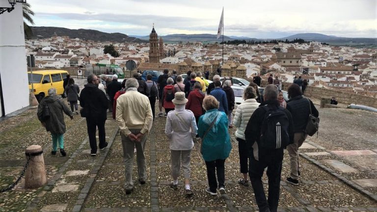 turistas Antequera mirador Almenillas casco histórico