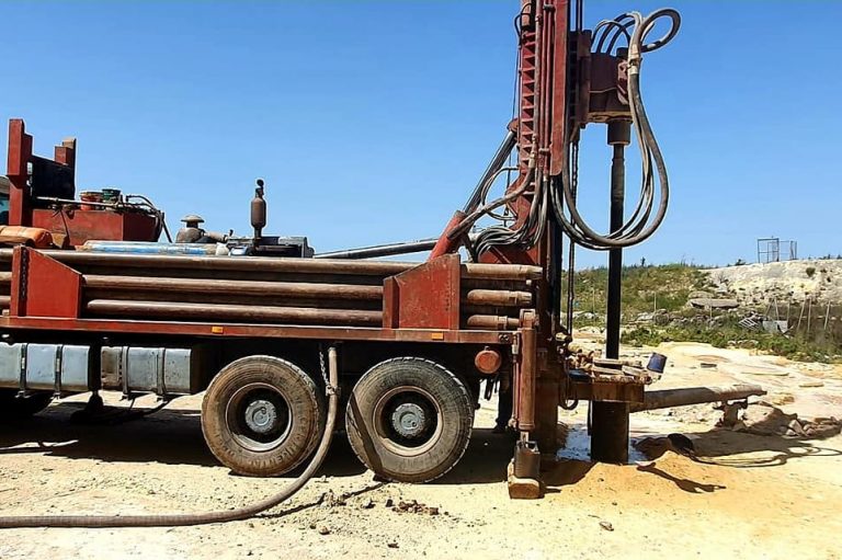 obras nuevo pozo Fuente Piedra