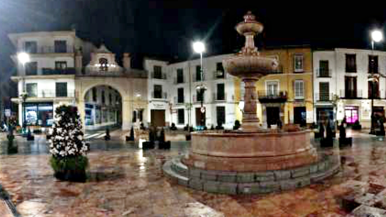 Plaza San Sebastián noche