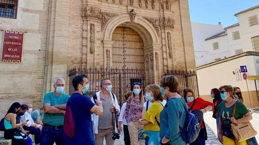turistas iglesia Descalzas Antequera