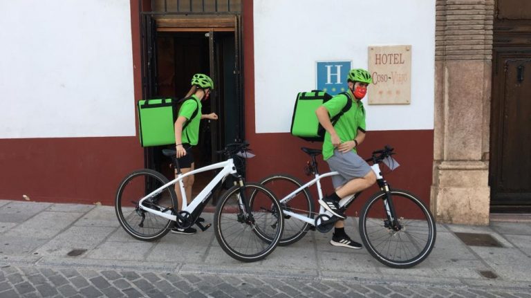 Servicio de reparto de Gusto Web y S2RBikes Delivery