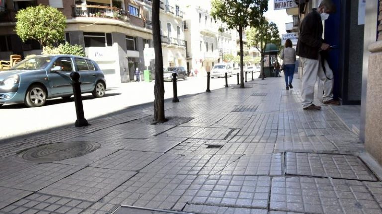 estado aceras calle Infante don Fernando