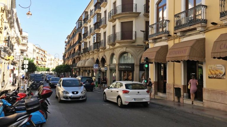 calle Infante don Fernando confluencia calle Carreteros y calle Comedias