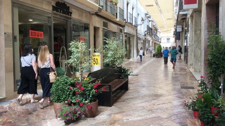 Vecinos en la calle Duranes de Antequera