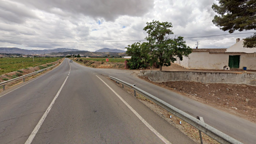 acceso A-343 al Camino de las Dehesillas de Antequera