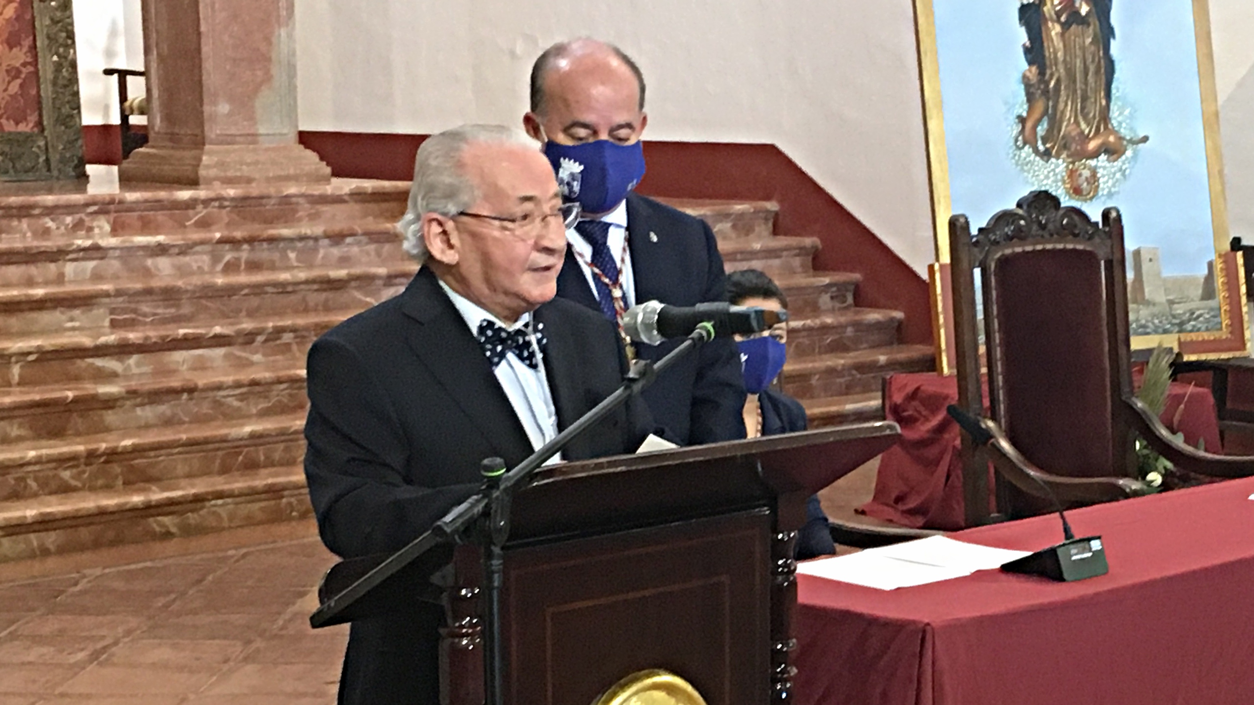 Antonio Carmona, tras recibir la Medalla de Oro de la Jarra de Azucenas de Antequera