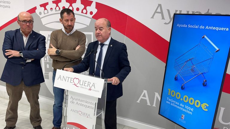 Presentación de las tarjetas alimentarias del Ayuntamiento de Antequera (diciembre 2022)