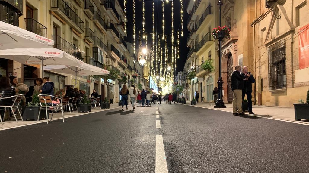 calle Infante don Fernando renovada (diciembre 2022)