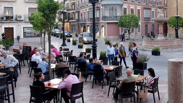 terraza del Restaurante Leila en la plaza San Sebastián de Antequera
