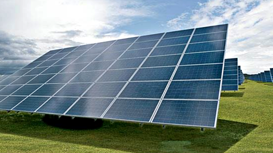 Placas solares de una planta energética