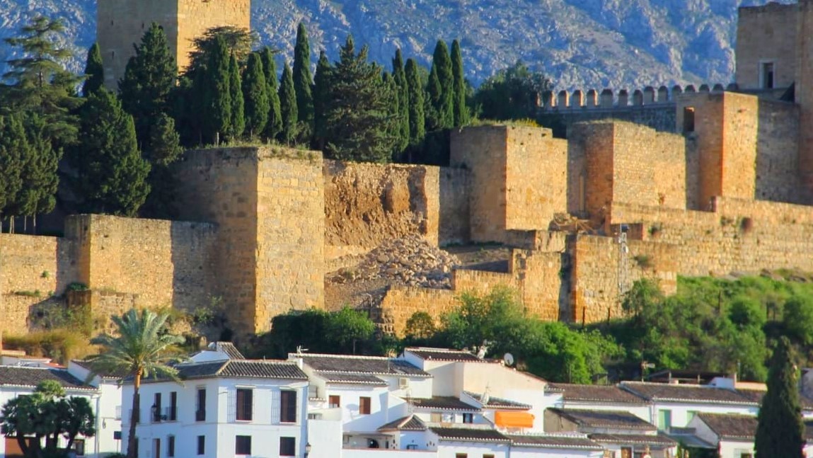 Zona afectada por los desprendimientos en la Alcazaba de Antequera (abril 2023)
