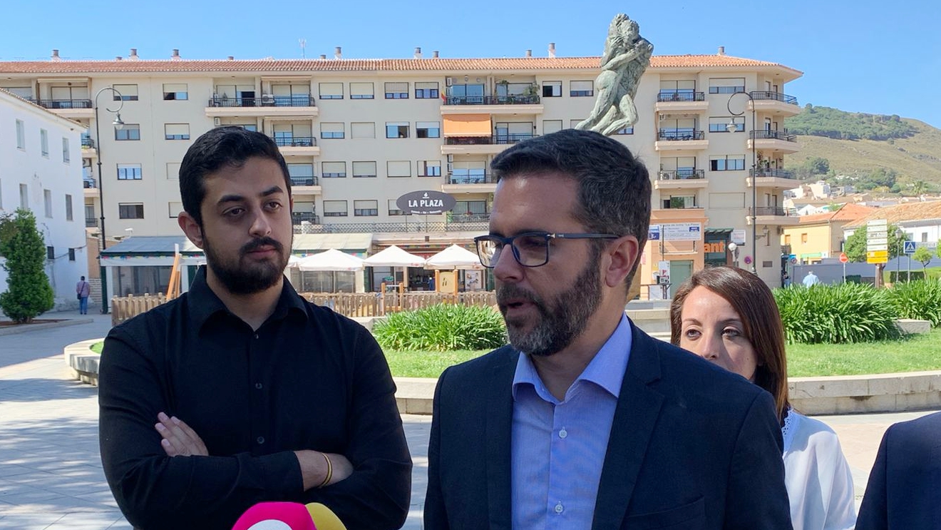 Calderón, presentando las propuestas en materia de vivienda del PSOE de Antequera (mayo 2023)