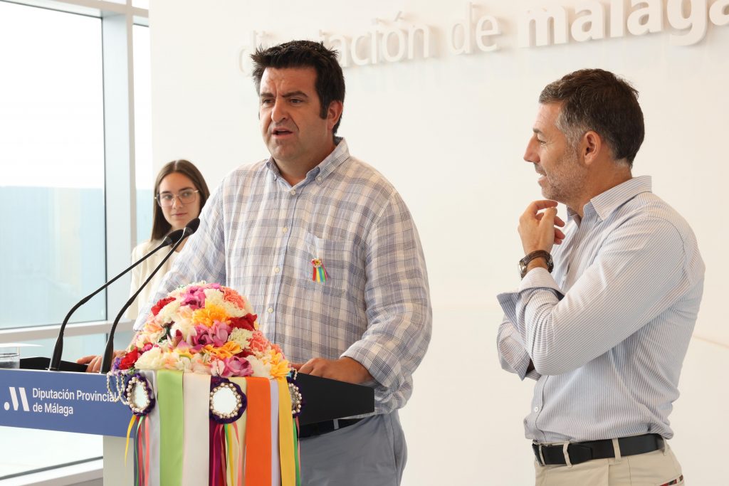 Sánchez, junto a Rosas, en la presentación del 41º Festival de Verdiales de Villanueva de la Concepción (julio 2023)