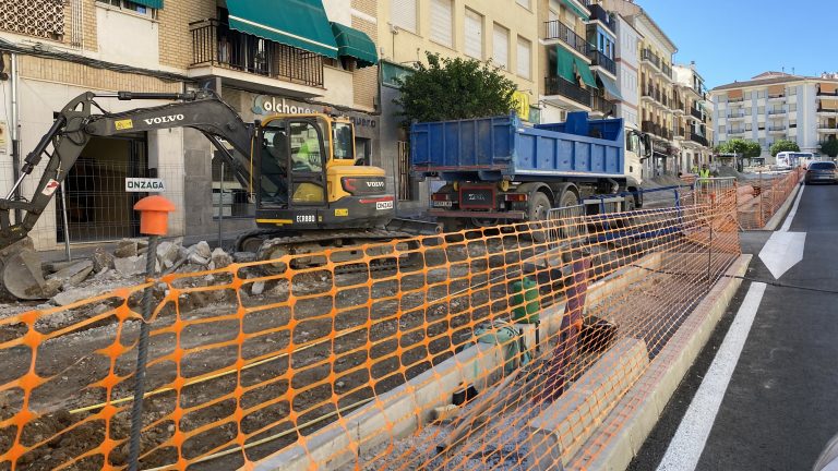 Obra de reforma de la avenida de la Legión de Antequera (agosto 2023)
