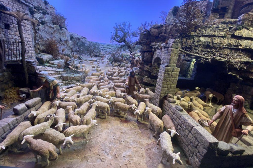 Medio centenar de ovejas hay en la obra 'Anunciación a los pastores' del Museo Internacional de Arte Belenista