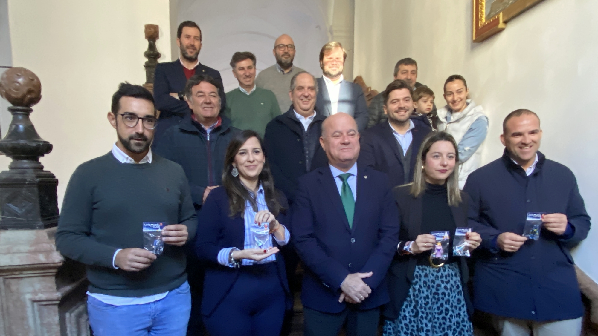 Responsables municipales y representantes de entidades participantes en la Cabalgata de Reyes 2024 de Antequera