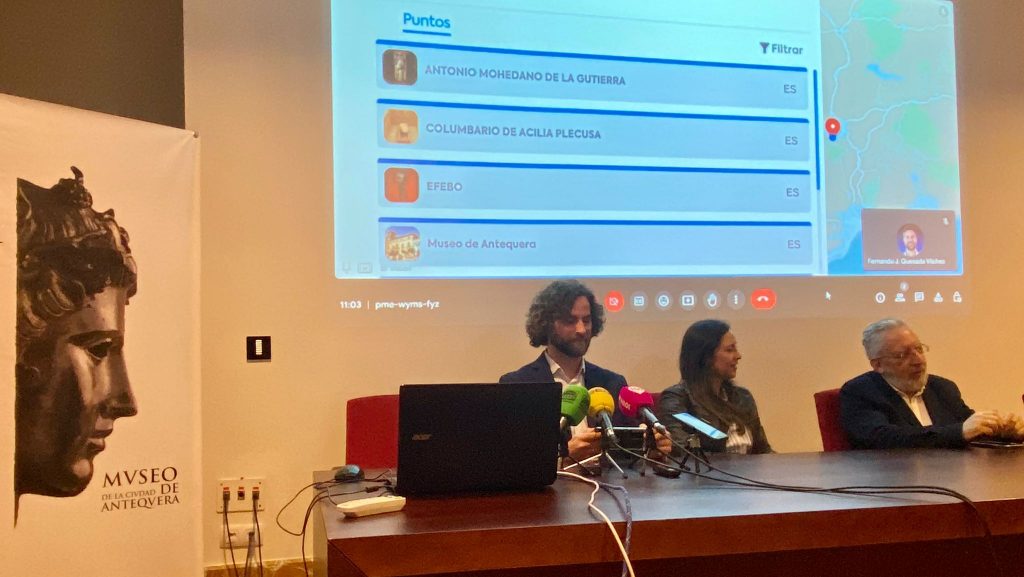Fernando Quesada, Ana Cebrián, y Pepe Escalante, en la presentación de la app 'Museo Ciudad de Antequera AR' (marzo 2024)
