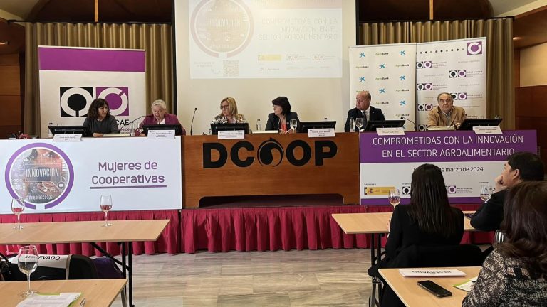Inauguración del encuentro nacional de AMCAE en la sede de Dcoop en Antequera (foto AMCAE Andalucía) (marzo 2024)