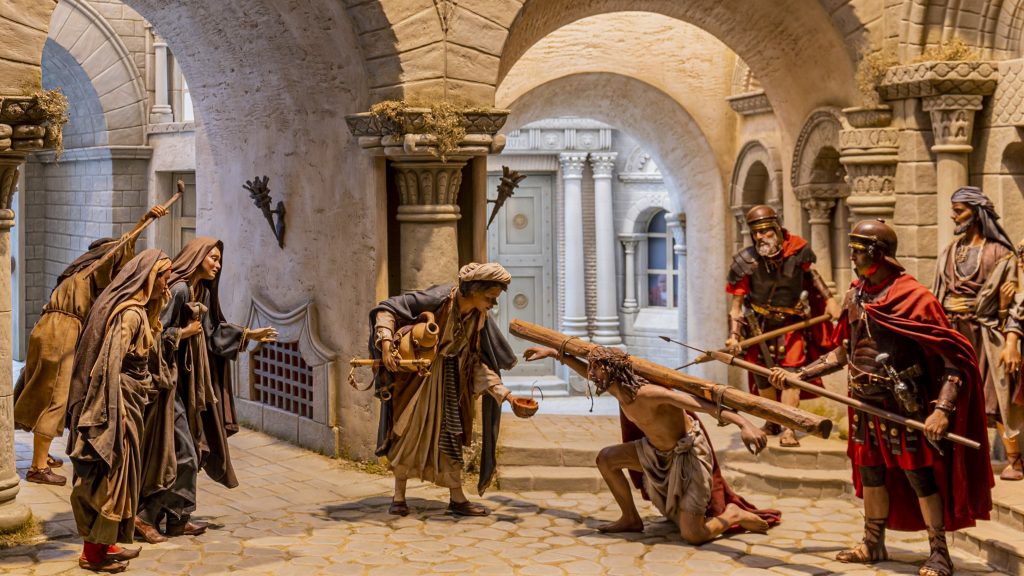 ‘Caído con la cruz a cuestas’ (figuras, Angela Tripi; escenografía, Emilio Morenatti)