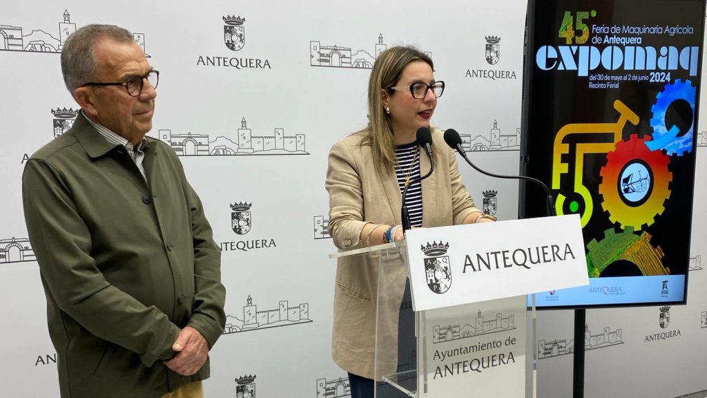 Baldomero Casado y Elena Melero, edil de Cultura y Fiestas Mayores, en la presentación de la 45ª Expomaq de Antequera (abril 2024)