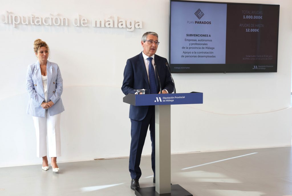 Francisco Salado, presidente de la Diputación de Málaga, en la presentación de la nueva convocatoria de ayudas para contratar a parados (junio 2024)