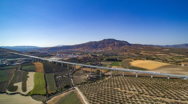 Línea de alta velocidad entre Antequera y Granada