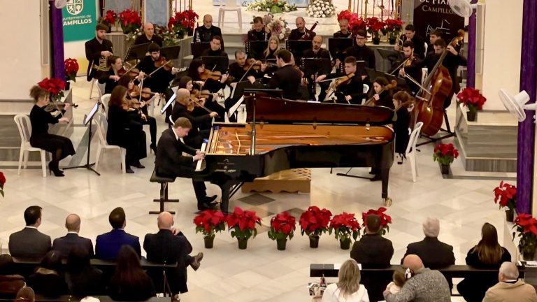 Charles Beforsky, ganador de la última edición del Concurso Internacional de Piano de Campillos, durante su interpretación (diciembre 2024)