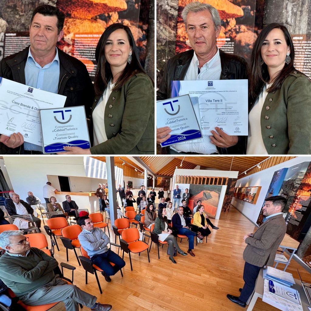 Ana Cebrián, edil de Turismo de Antequera, junto a los responsables de la Casa Brenda&Donald y Villa Tere II en la entrega de los distintivos SICTED (marzo 2025)