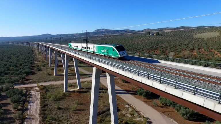 Viaducto de Archidona de la línea de alta velocidad Antequera - Granada
