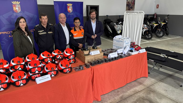 Presentación del nuevo material adquirido para la agrupación de Protección Civil de Antequera (abril 2025)