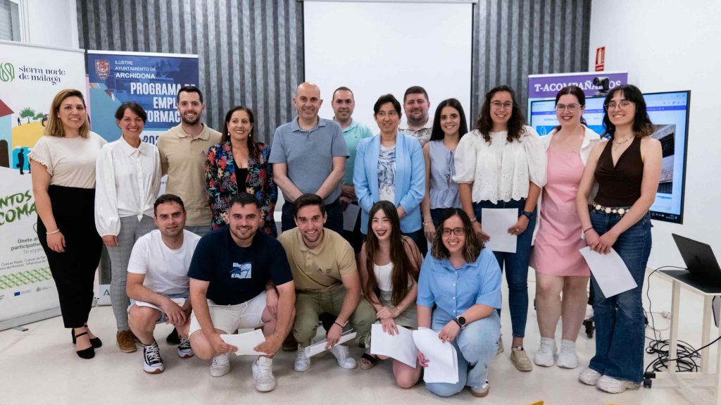 Acto de clausura del programa de empleo ‘Confección y Publicación de Páginas Web’ y el nuevo portal de turismo de Archidona (mayo 2025)