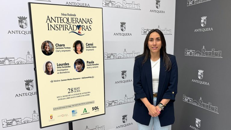 La concejala María Sierras, en la presentación de la mesa redonda 'Antequeranas inspiradoras'