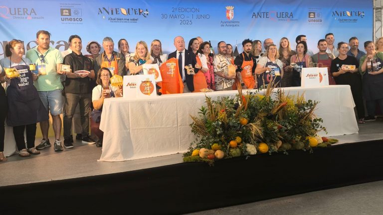 Responsables municipales, organizadores y productores de la segunda edición de Antequera que bien me sabe (mayo 2025)
