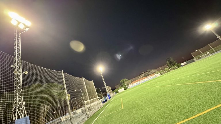Nueva iluminación del campo de fútbol Ciudad de Antequera (junio 2025)