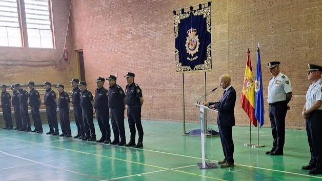 Javier Salas, subdelegado de Gobierno, interviniendo en el acto de bienvenida a los agentes de los nuevos agentes Policía Nacional destinados en la provincia de Málaga (julio 2025)